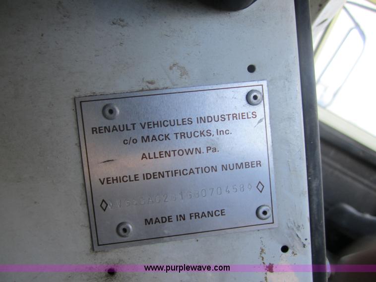 image for item 4362 1987 Mack CS250P semi truck