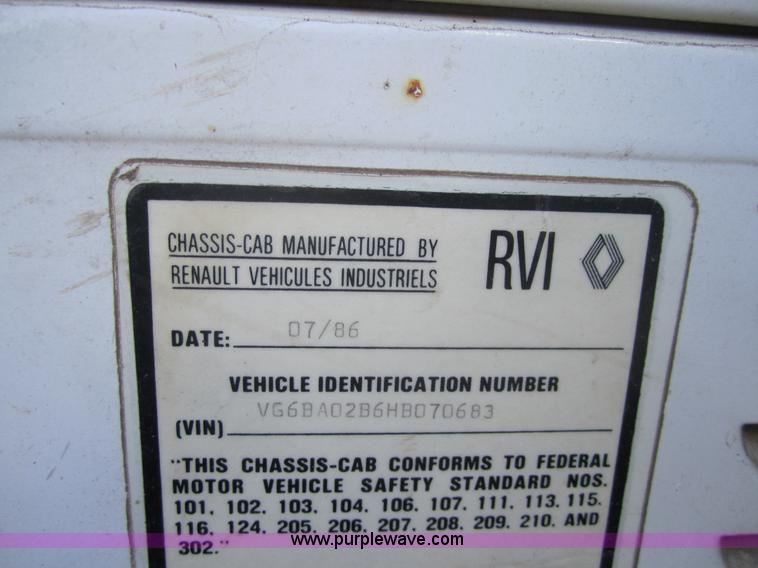 image for item 4362 1987 Mack CS250P semi truck