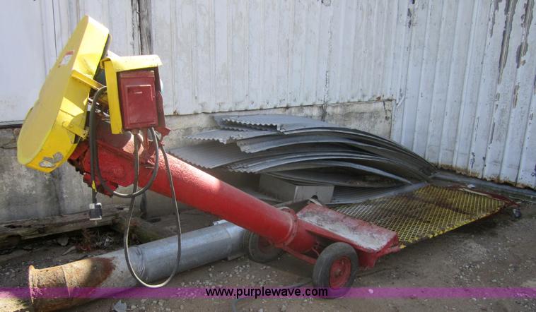 image for item 4365 Under truck grain auger