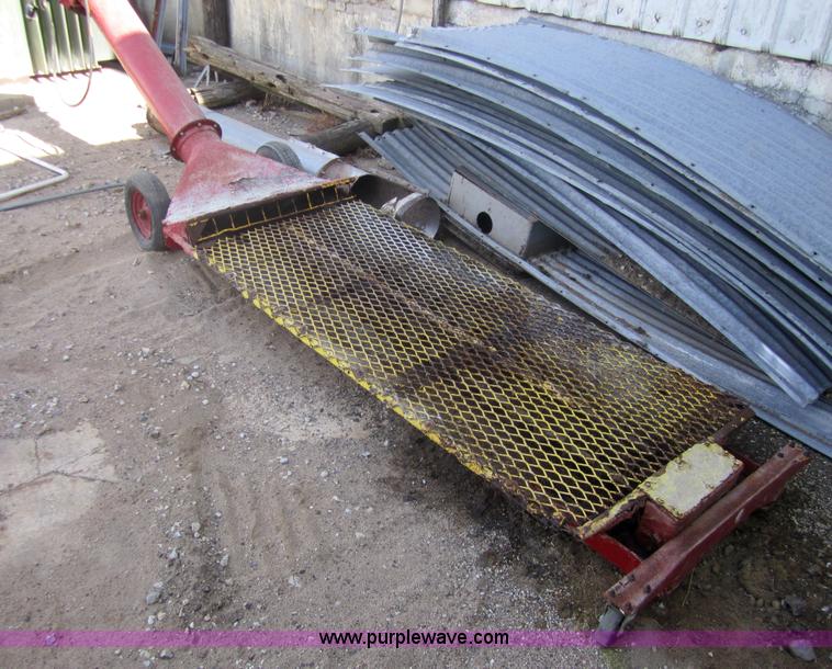 image for item 4365 Under truck grain auger