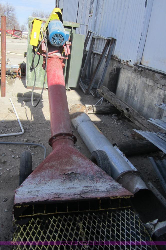 image for item 4365 Under truck grain auger