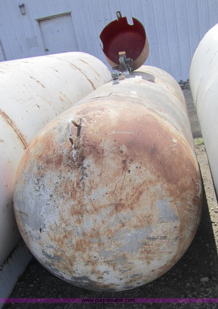 image for item 4366 1958 500 gallon propane tank