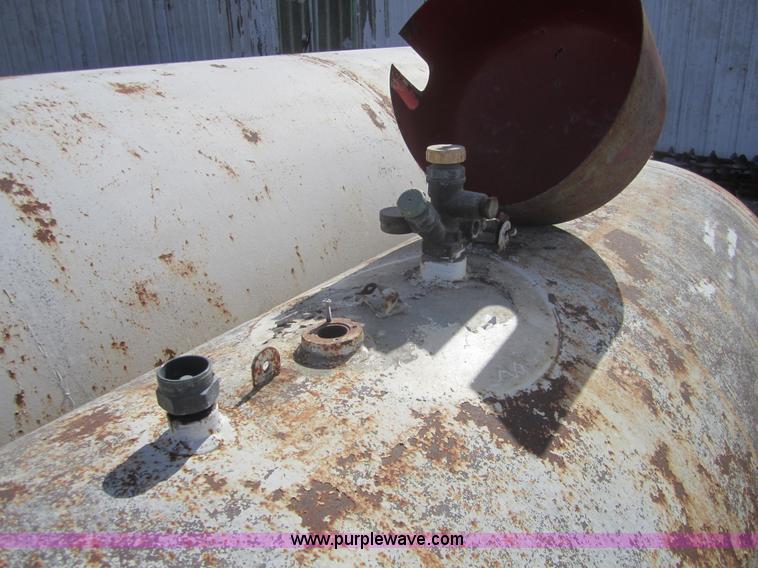 image for item 4366 1958 500 gallon propane tank
