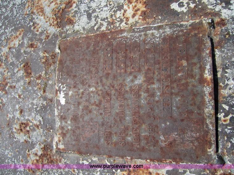 image for item 4366 1958 500 gallon propane tank