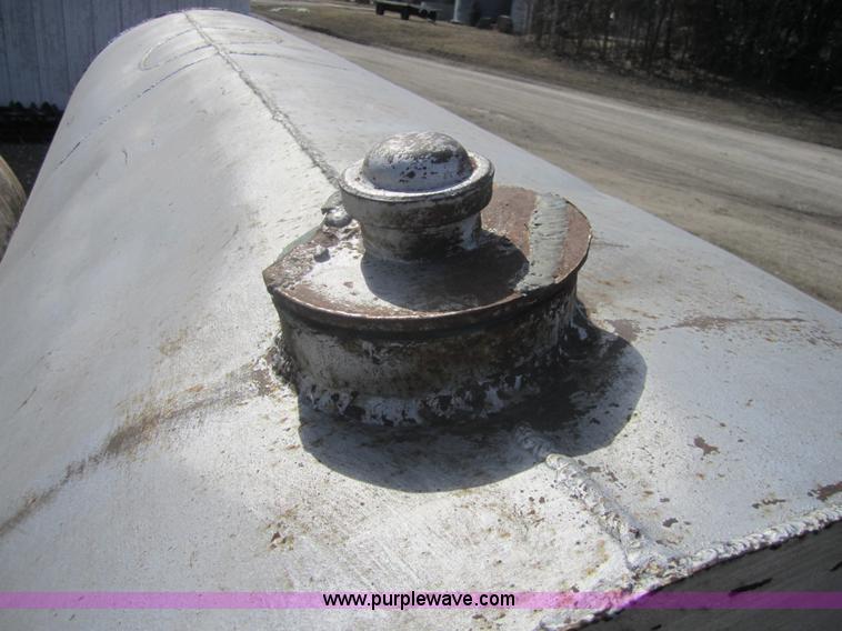 image for item 4367 (2) tanks