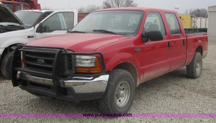 image for item 4372 2004 Ford F250 XLT Super Duty crew cab pickup truck