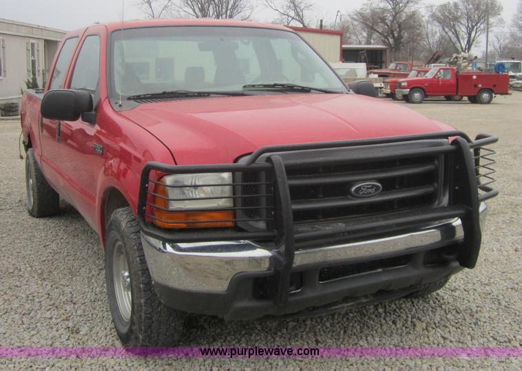 image for item 4372 2004 Ford F250 XLT Super Duty crew cab pickup truck