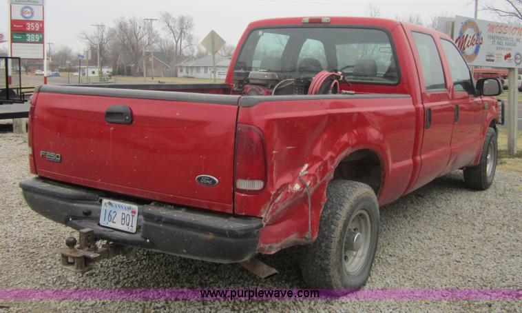 image for item 4372 2004 Ford F250 XLT Super Duty crew cab pickup truck