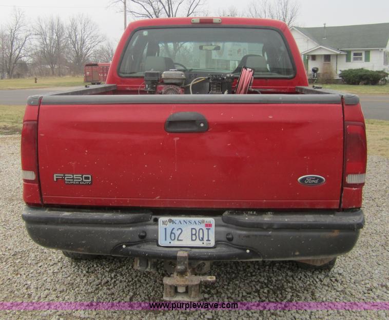 image for item 4372 2004 Ford F250 XLT Super Duty crew cab pickup truck