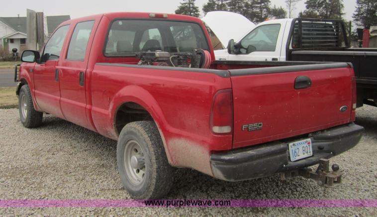 image for item 4372 2004 Ford F250 XLT Super Duty crew cab pickup truck