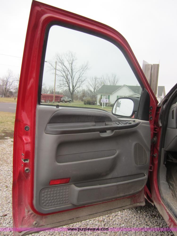 image for item 4372 2004 Ford F250 XLT Super Duty crew cab pickup truck