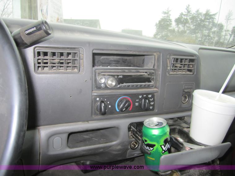 image for item 4372 2004 Ford F250 XLT Super Duty crew cab pickup truck