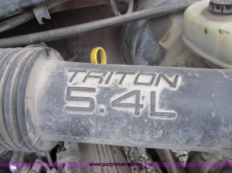 image for item 4372 2004 Ford F250 XLT Super Duty crew cab pickup truck