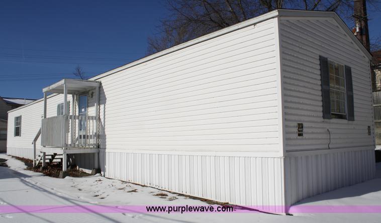 image for item 4790 2000 Belmont mobile home