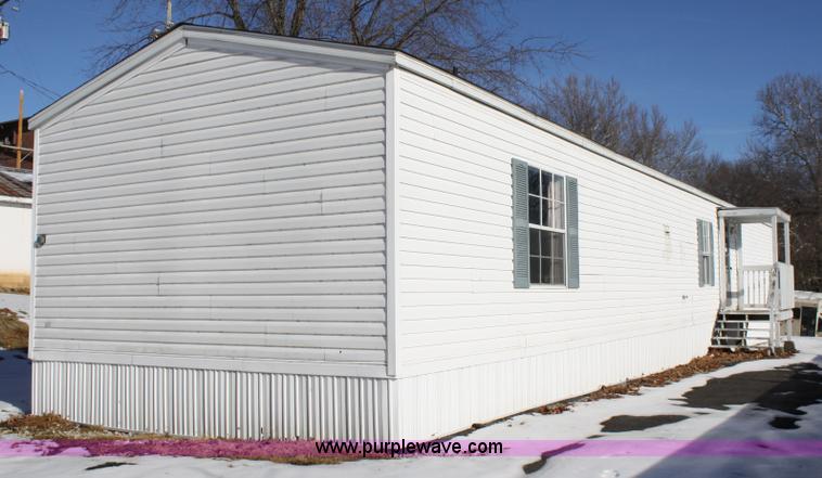 image for item 4790 2000 Belmont mobile home