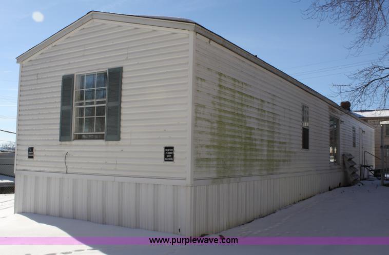 image for item 4790 2000 Belmont mobile home