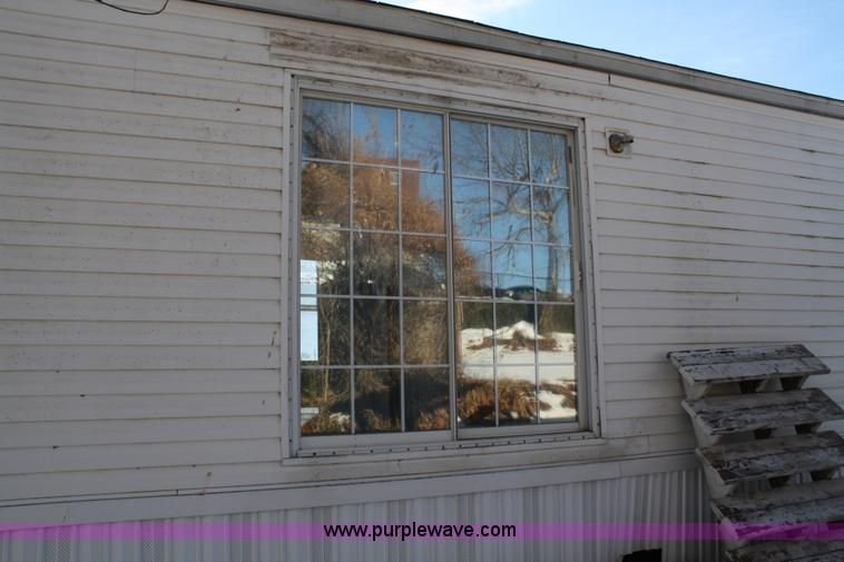 image for item 4790 2000 Belmont mobile home