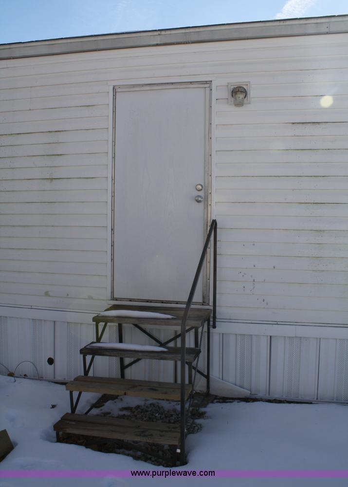 image for item 4790 2000 Belmont mobile home