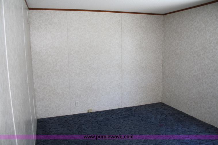 image for item 4790 2000 Belmont mobile home