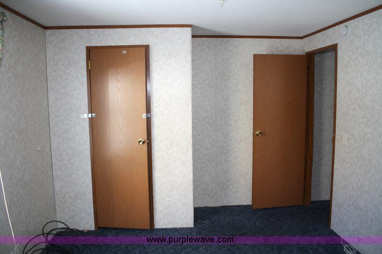 image for item 4790 2000 Belmont mobile home