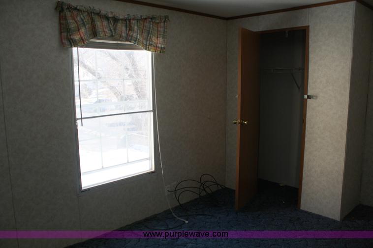 image for item 4790 2000 Belmont mobile home