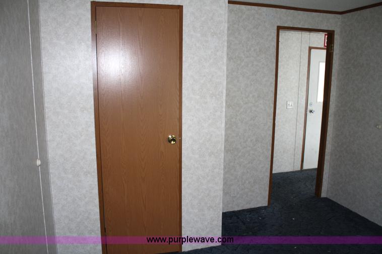 image for item 4790 2000 Belmont mobile home