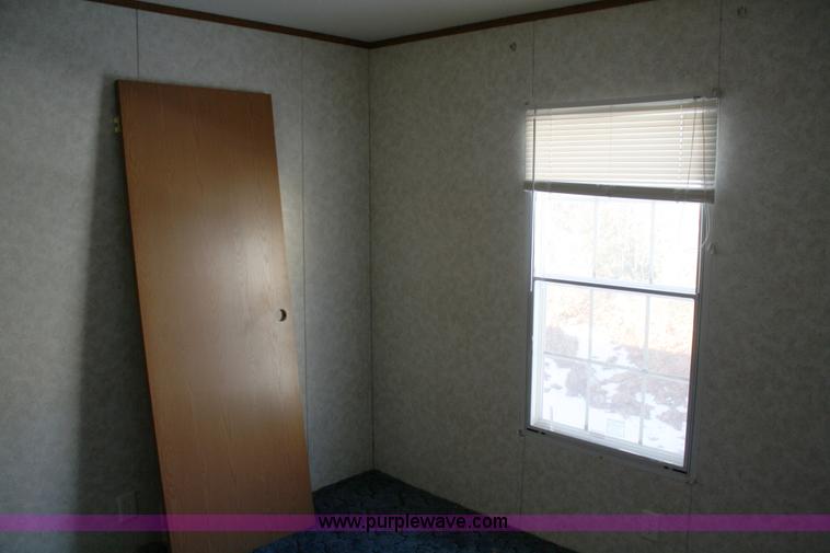 image for item 4790 2000 Belmont mobile home