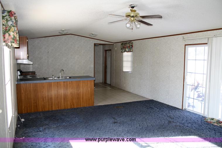 image for item 4790 2000 Belmont mobile home
