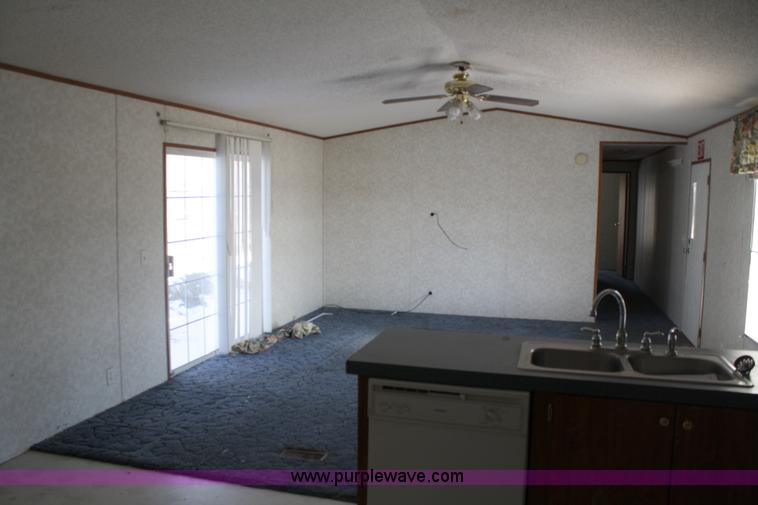 image for item 4790 2000 Belmont mobile home