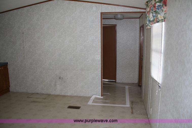 image for item 4790 2000 Belmont mobile home