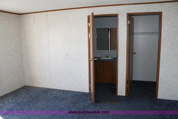 image for item 4790 2000 Belmont mobile home