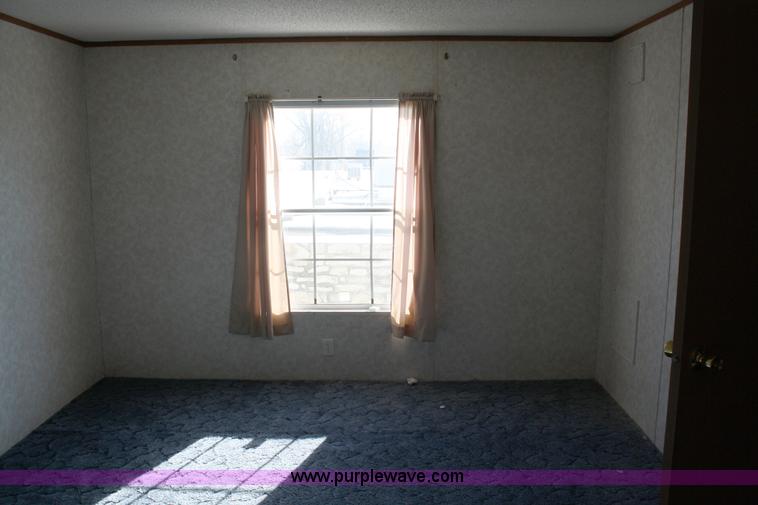 image for item 4790 2000 Belmont mobile home