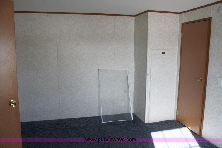 image for item 4790 2000 Belmont mobile home