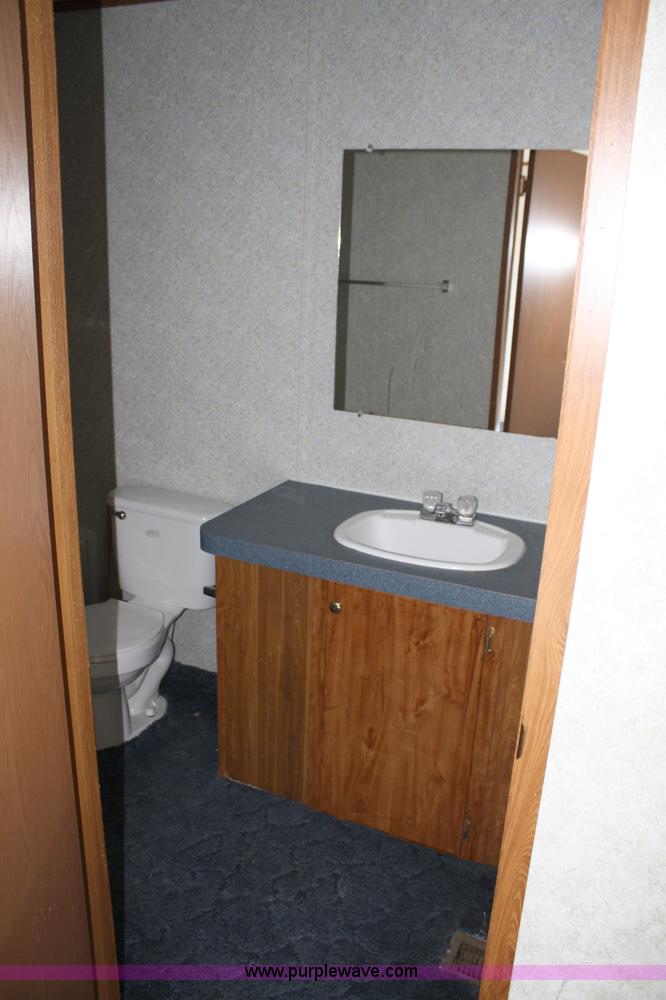 image for item 4790 2000 Belmont mobile home