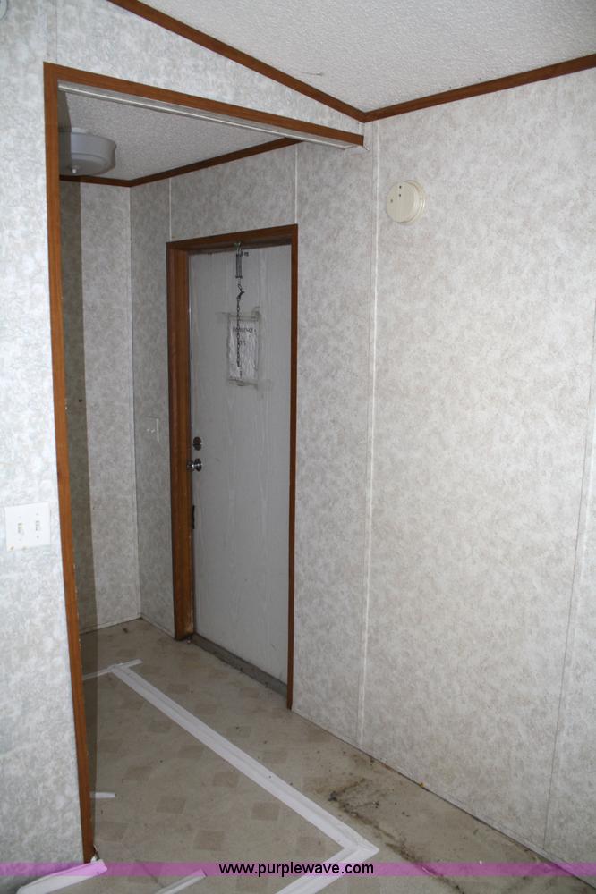 image for item 4790 2000 Belmont mobile home