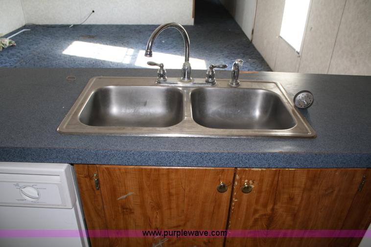 image for item 4790 2000 Belmont mobile home