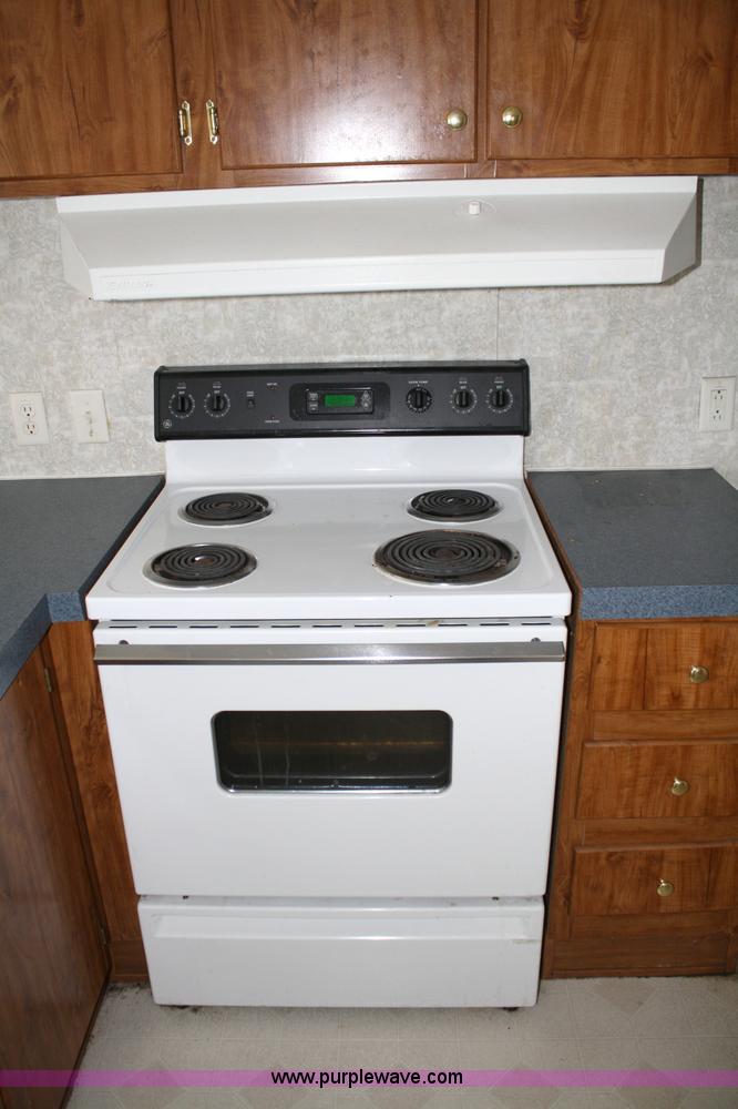 image for item 4790 2000 Belmont mobile home