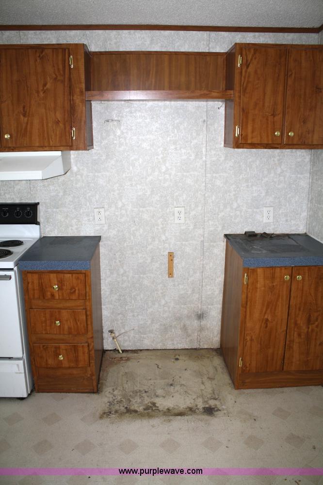 image for item 4790 2000 Belmont mobile home