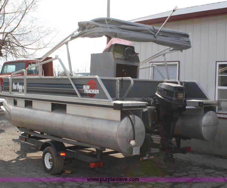 1991 Tracker Bass Buggy pontoon boat in Mclouth, KS Item 4942 sold