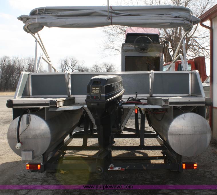 image for item 4942 1991 Tracker Bass Buggy pontoon boat