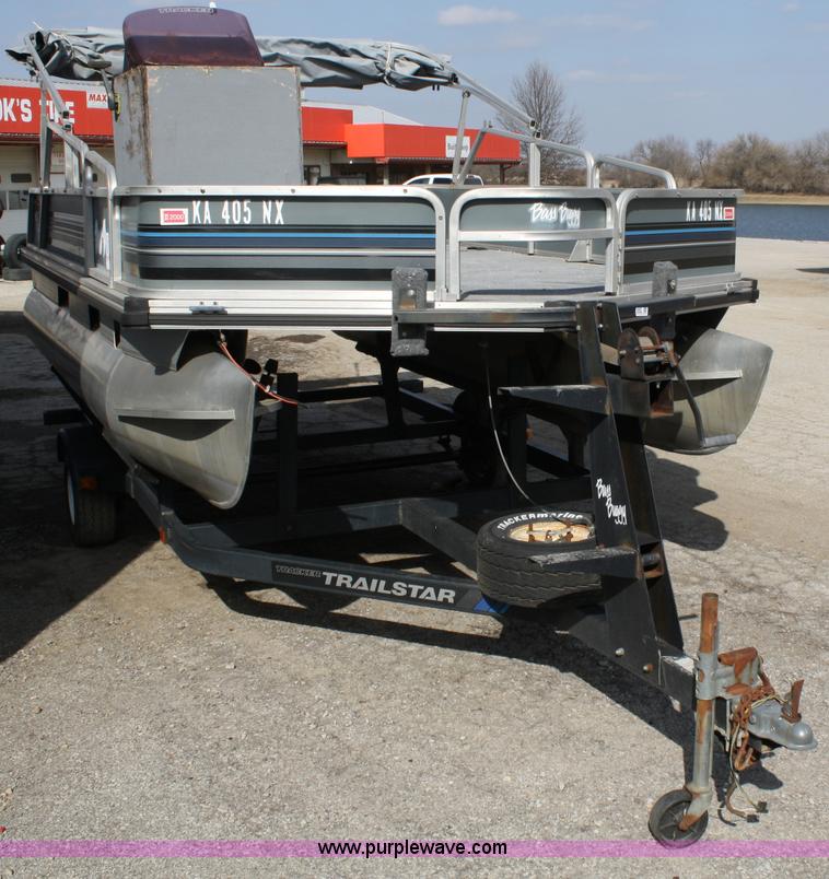 image for item 4942 1991 Tracker Bass Buggy pontoon boat