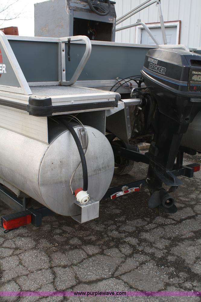 image for item 4942 1991 Tracker Bass Buggy pontoon boat