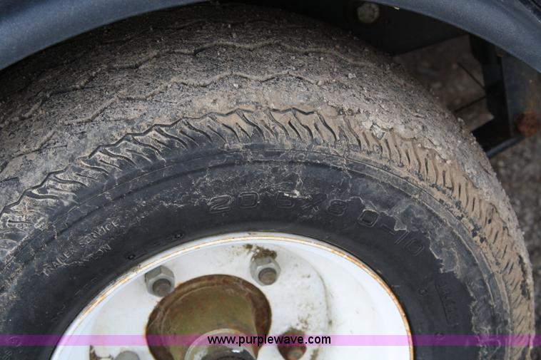 image for item 4942 1991 Tracker Bass Buggy pontoon boat