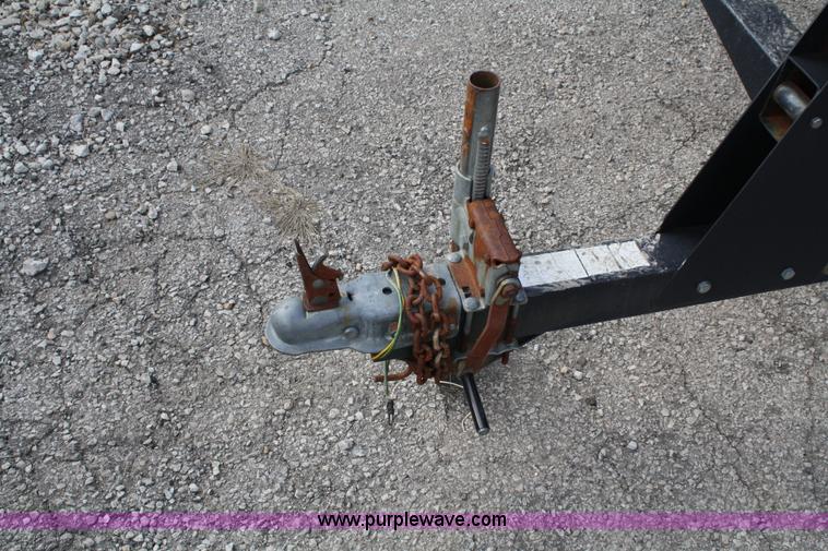 image for item 4942 1991 Tracker Bass Buggy pontoon boat