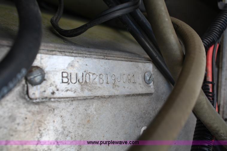 image for item 4942 1991 Tracker Bass Buggy pontoon boat