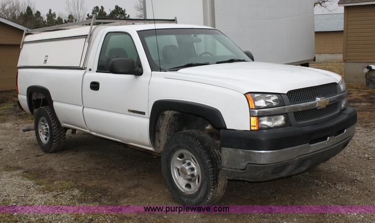 image for item 5068 2004 Chevrolet Silverado C2500 HD pickup truck