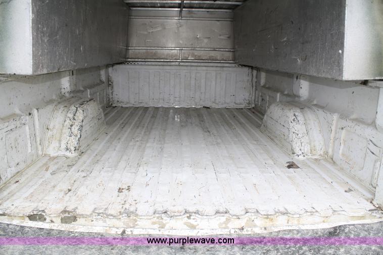 image for item 5068 2004 Chevrolet Silverado C2500 HD pickup truck