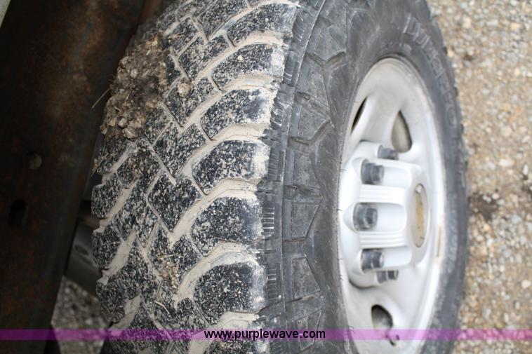 image for item 5068 2004 Chevrolet Silverado C2500 HD pickup truck