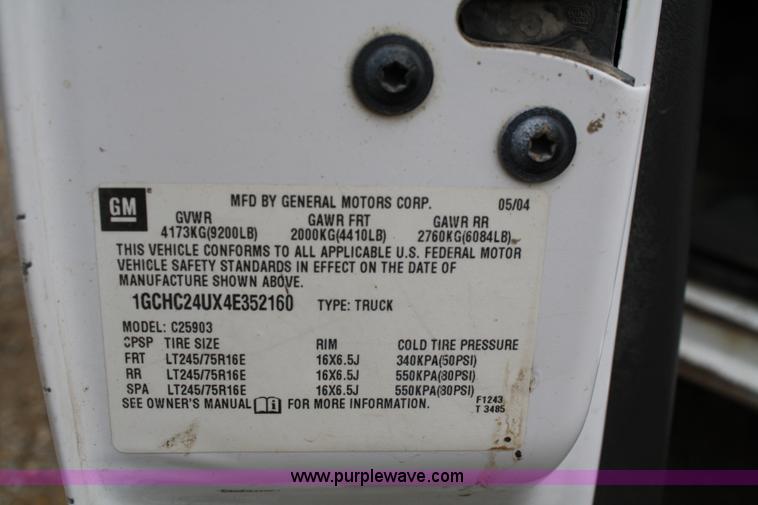 image for item 5068 2004 Chevrolet Silverado C2500 HD pickup truck