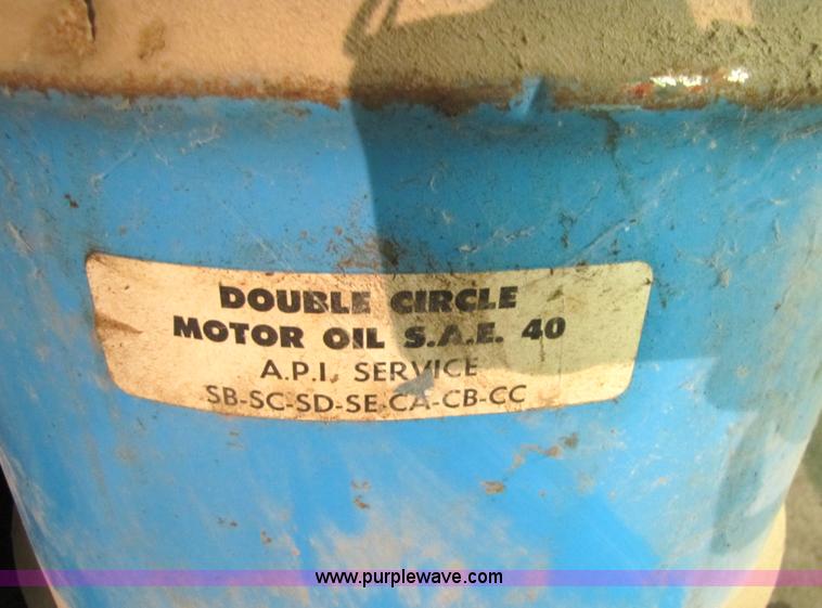 image for item 5167 Assorted oil items